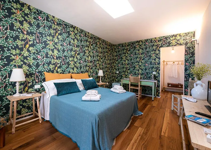 Lu Cuccuviu Bed & Breakfast 4*